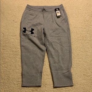 Under armour cropped pants